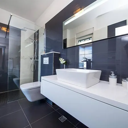 Villa Red With Pool And Sea View Makarska