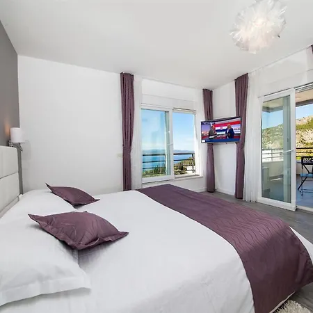 Red With Pool And Sea View