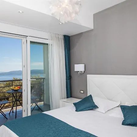 Villa Red With Pool And Sea View Makarska