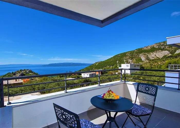 Red With Pool And Sea View