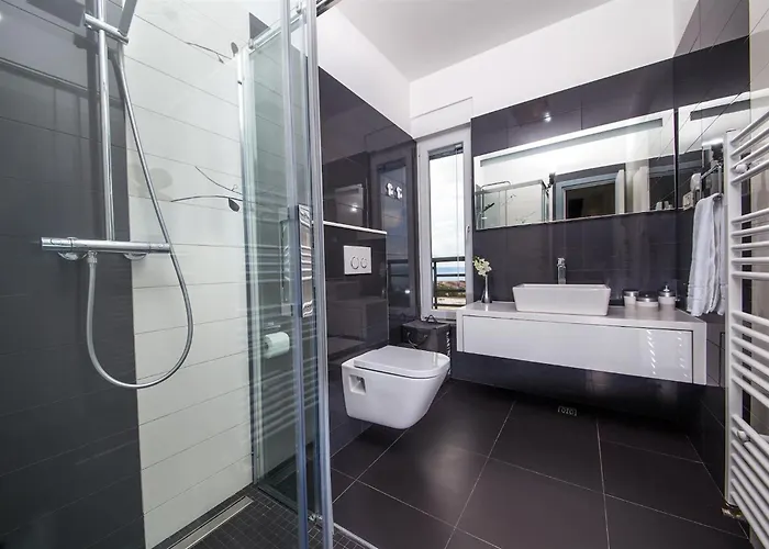 Red With Pool And Sea View Villa *