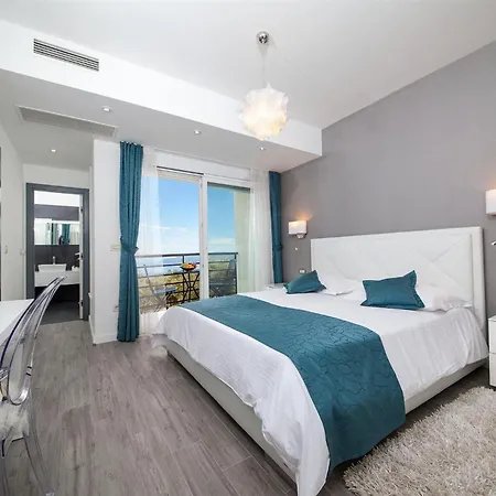 Red With Pool And Sea View * Makarska