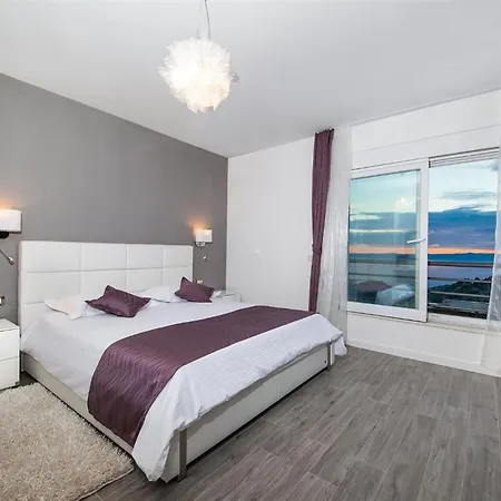 Villa Red With Pool And Sea View *