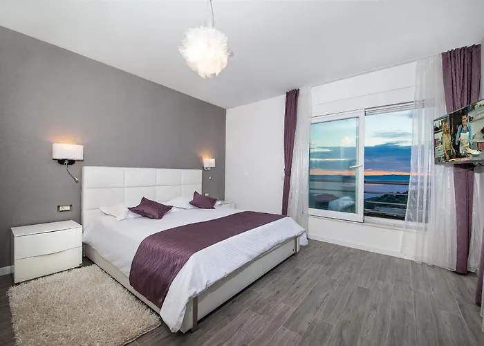 Villa Red With Pool And Sea View *