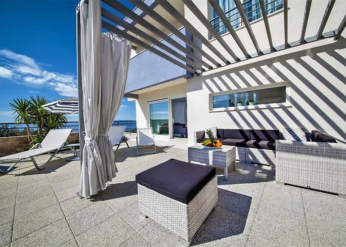 Red With Pool And Sea View Villa